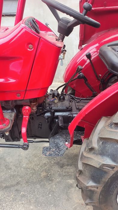 Tractor u445 de vie