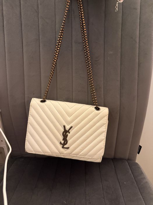 Страхотна дамска бяла чанта