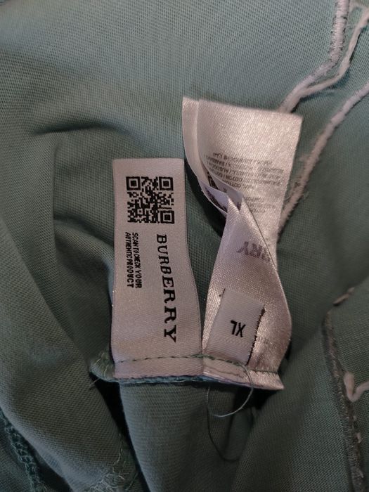 Tricou Burberry in stare impecabila.
