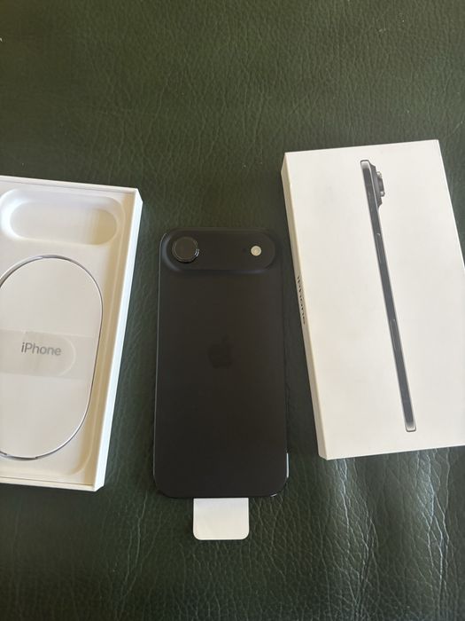 IPhone Air чисто нов
