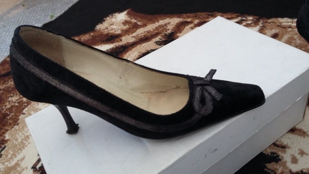 Обувки № 35! ЕСТЕСТВЕНА Кожа на "Билиа шоис" ! Елегантни с Декорации!