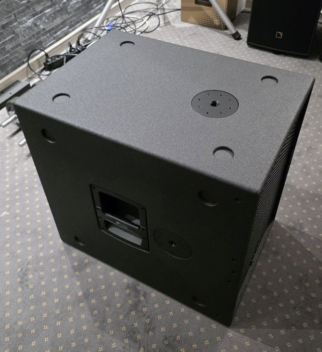 Vând bas RCF TTS 15-A