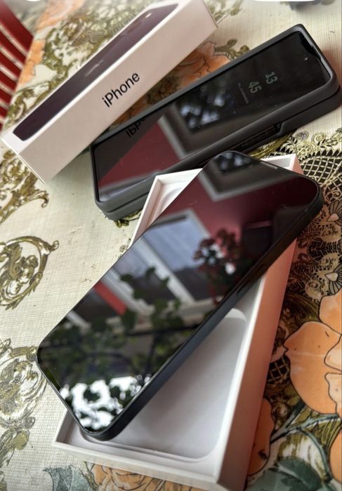 Iphone 13 128gb 88% viata bateriei la cutie