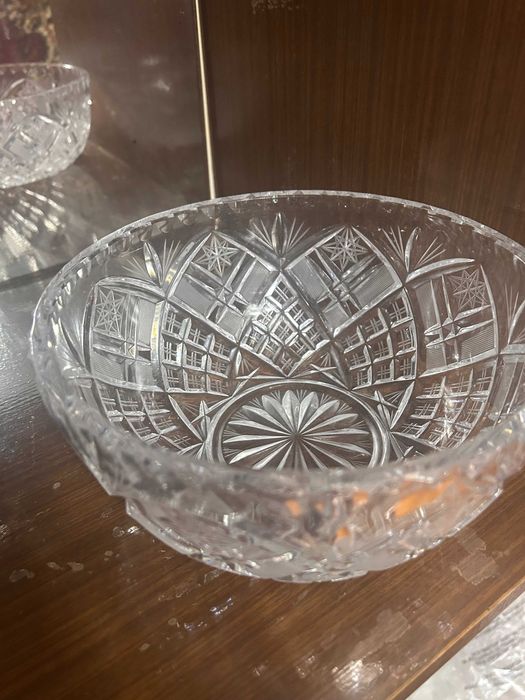 Продам хрустальные вазы и конфетницы