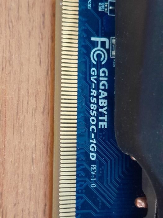 Видеокарта GIGABYTE GV-R585OC-1GD