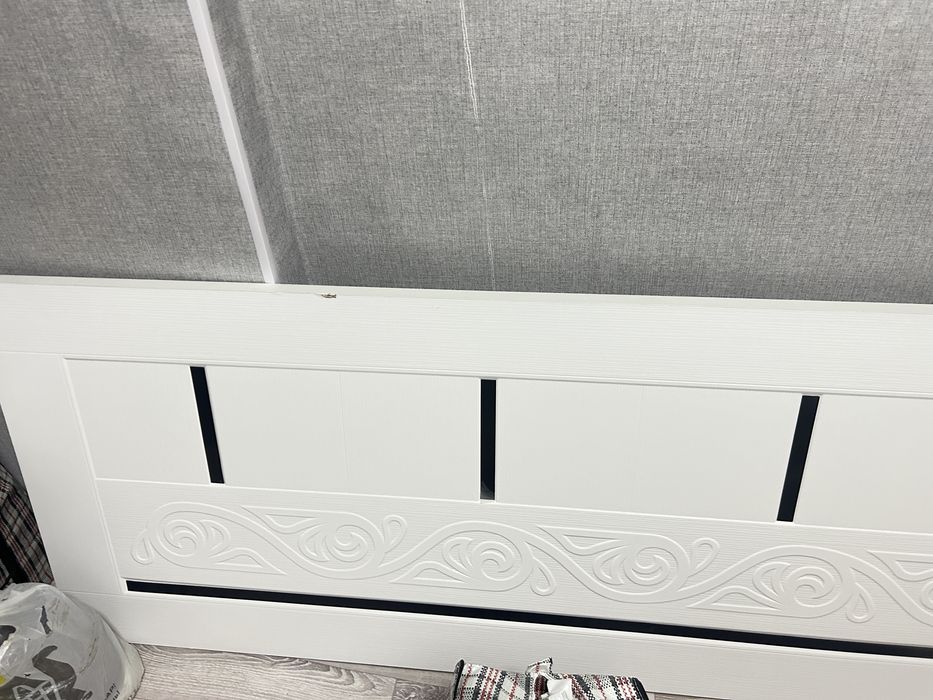 Межкомнатная дверь обувница и туфли осенние