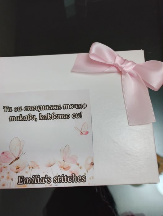 Сатенени скрънчита ,диадеми,ленти за коса в луксозна кутия за малки и