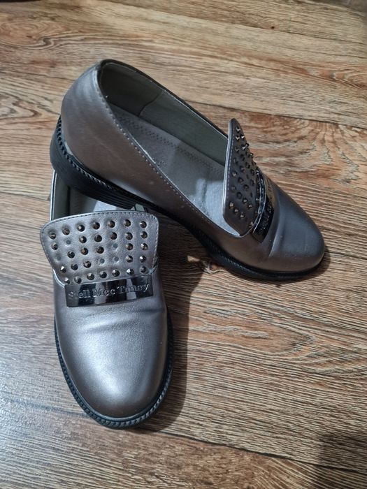 Продаю 3 пары обуви за 5000