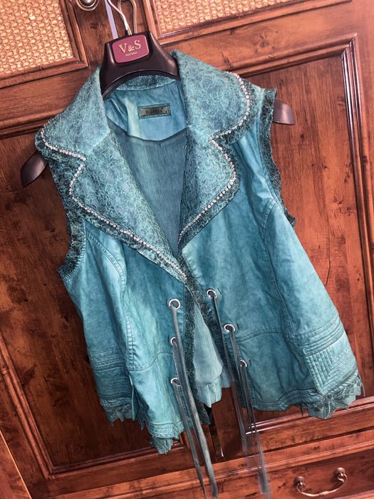 2 платья и жилет коженый