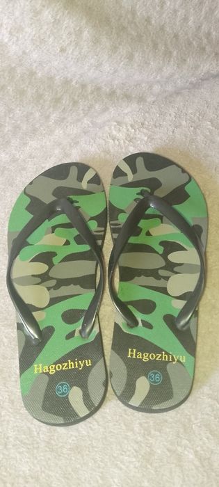 Шлёпанцы/сланцы новые.