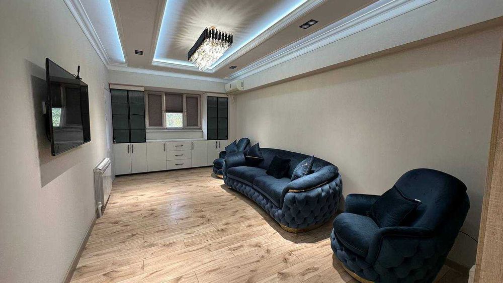 Продается Центр Ц5 3в4/5/9 массив Киет 72м2