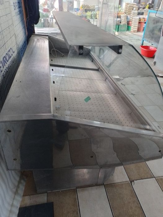 Xaladilnik vitrina sotiladi polni nerjaveyka