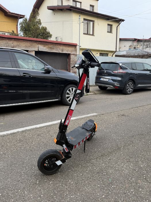 Vand sau schimb trotineta electrica kukirin G4 personalizat
