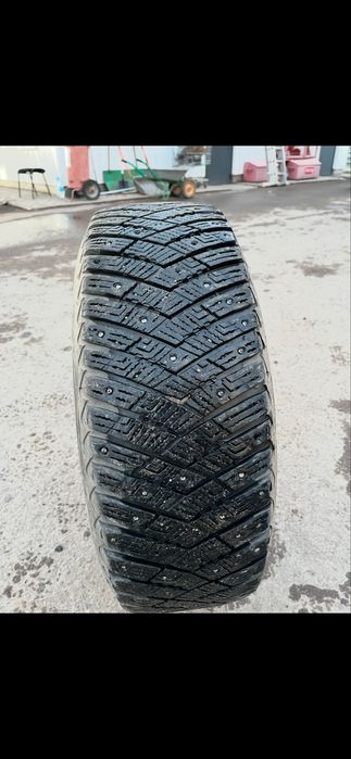 Диски с зимней резиной 225/65/17 goodyear