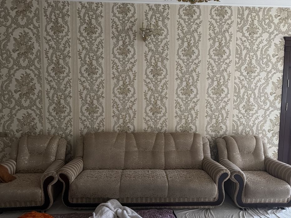 Divan kreslo sotiladi holati yaxshi