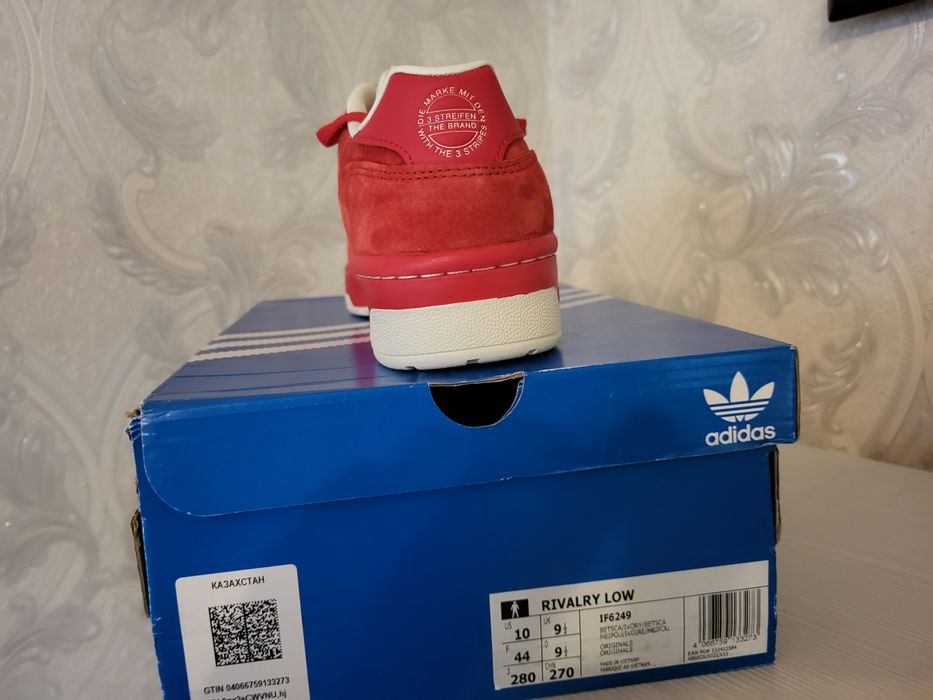 Кеды-кросовки  Adidas.