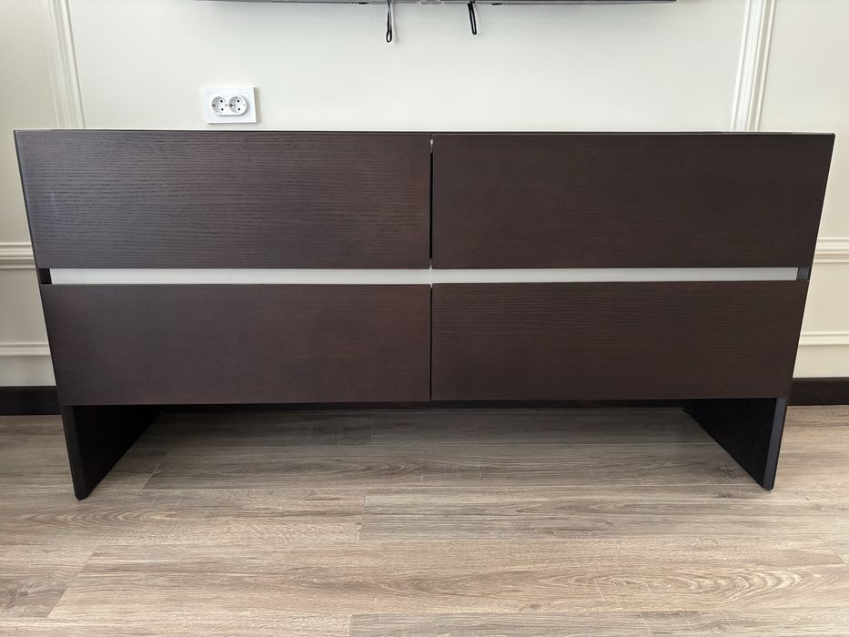 Продам комод  и две тумбочки