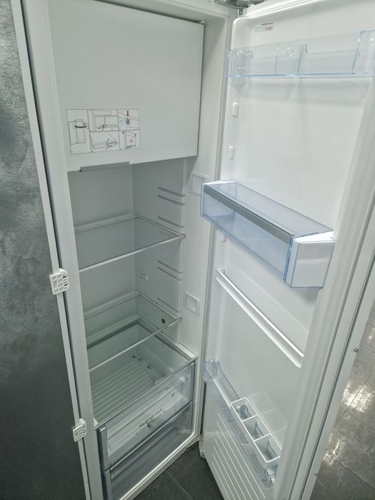 Хладилник за вграждане Bosch A++