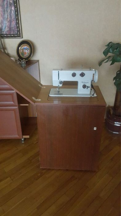 Швейная машинка чайка 143 в отличном состоянии