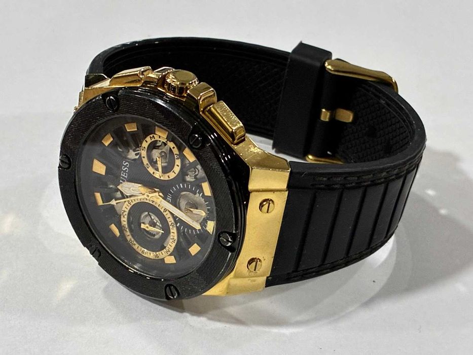 Часовник Guess GW0487G5