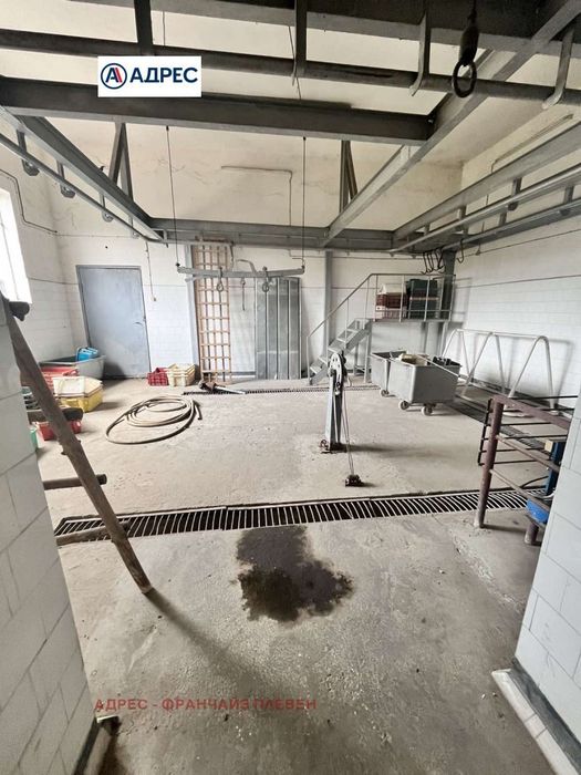 Склад в Плевен, област-с.Брест площ 827 цена 70000