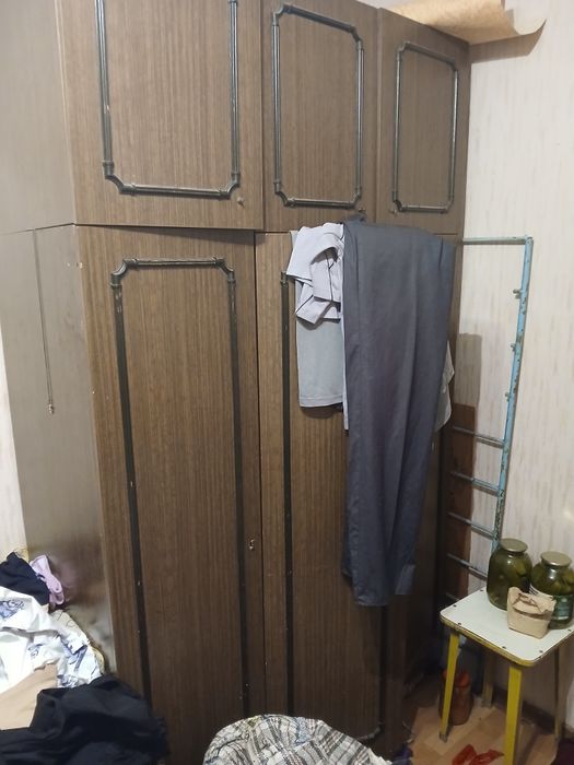 Продам стенку и диван. Имеется небольшой торг. Самовывоз
