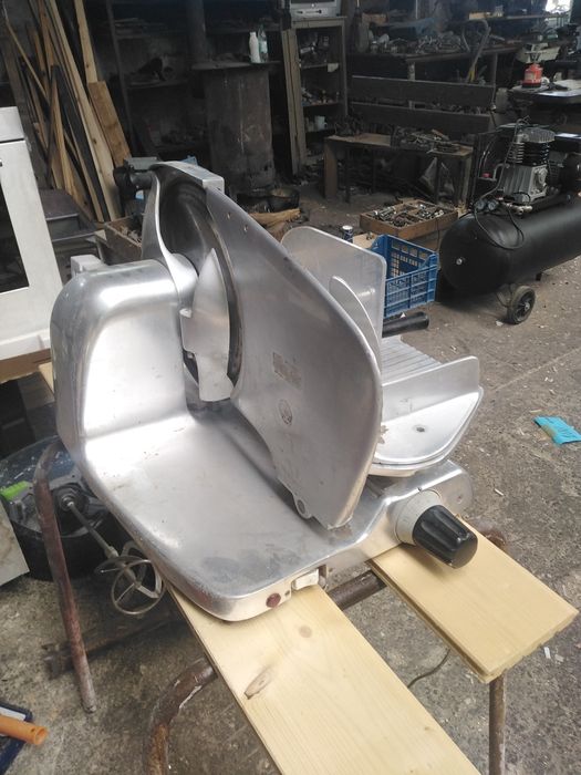 Колбасо резачка италиянска