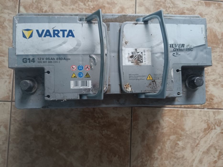 Продавад се 2 акумолатора