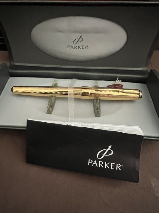 Перьевая ручка Parker золотая