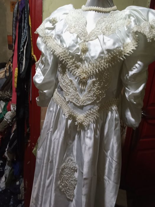 Продам нарядное новое белое платье 48 размер Цена 235 тысяч сум