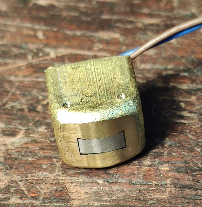 Capete pentru magnetofoane mono  cu doua piste 335 ohm, noi (NOS)