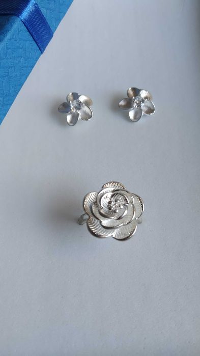 Супер разпродажба! Сребърен, дамски комплект в кутия.