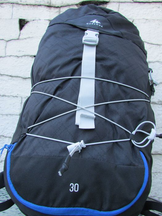 Туристическа раница Quechua Decathlon MH100 30L