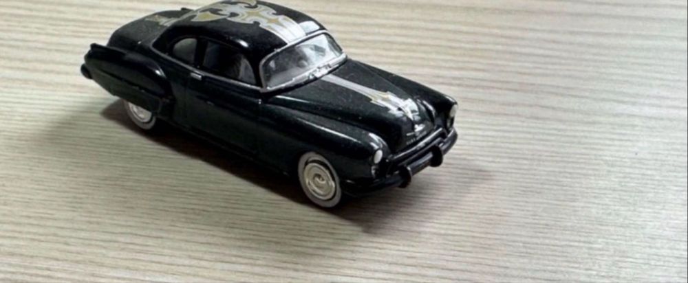 Machete auto metalice Johnny Lighting scara 1/72