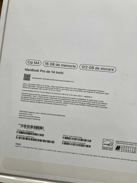 MacBook Pro 14" Cip M4, 16GB memorie, 512GB stocare
