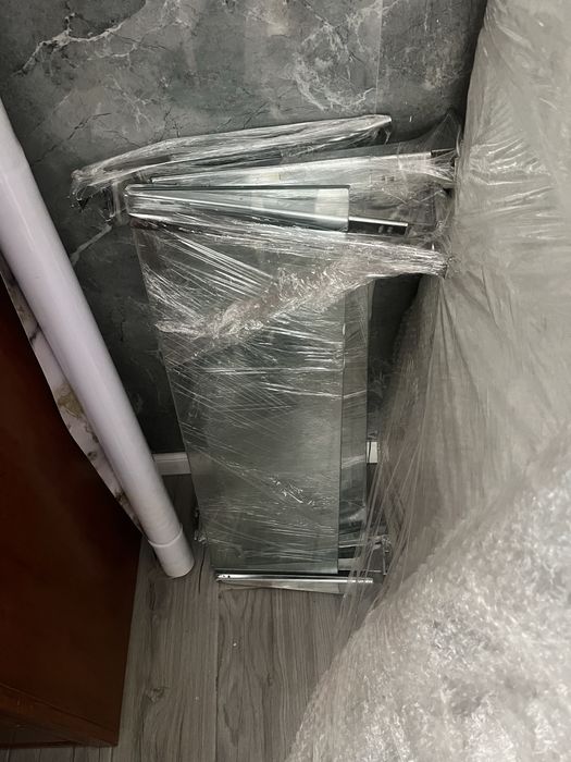 Витражные холодильники для тортов