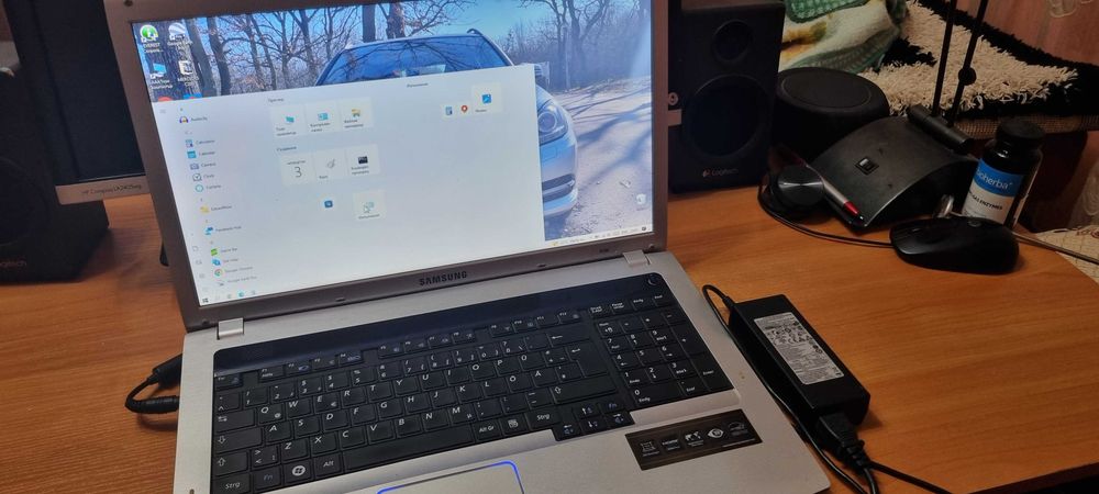 Лаптоп Samsung NP-R730 i3 /ssd   17.3 инча