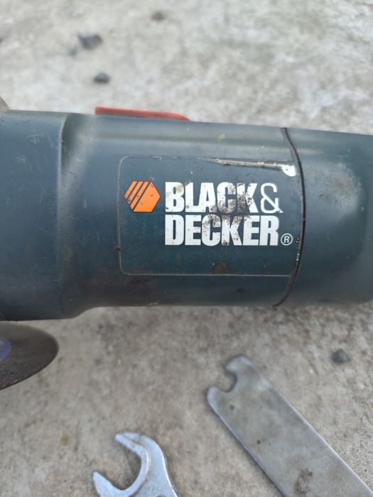 Малък  ъглошлайф Black & Decker