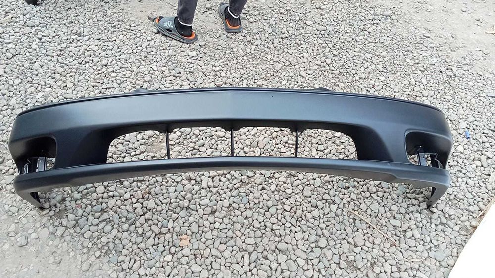 Бампер передний Nissan Maxima A33 Cefiro A33 Максима А33