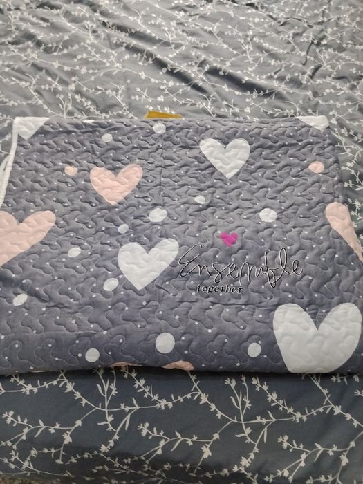 Продаю Новое 1 спальное  Покрывало