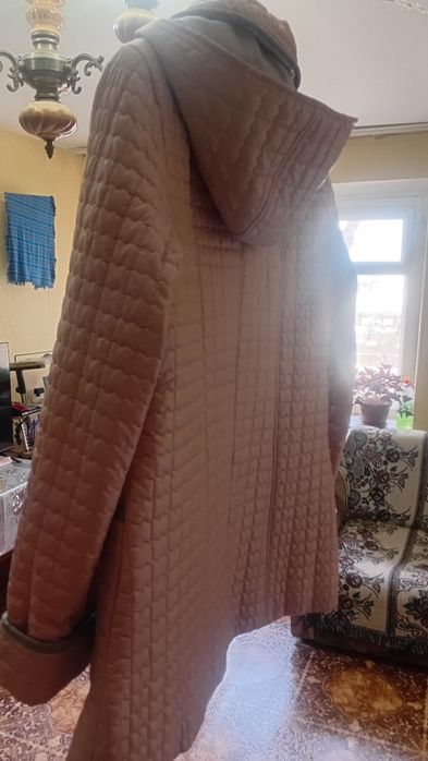 Продам женскую куртку весна-осень.отличное состояние.6 тысяч