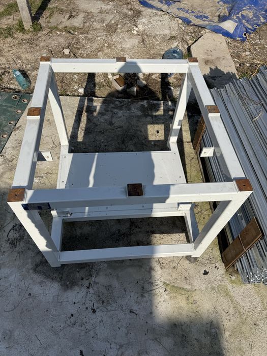 Основа за работна маса/тезгях