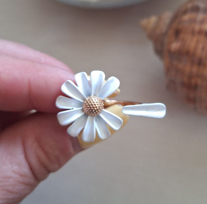 Продавам нови интересни пръстени