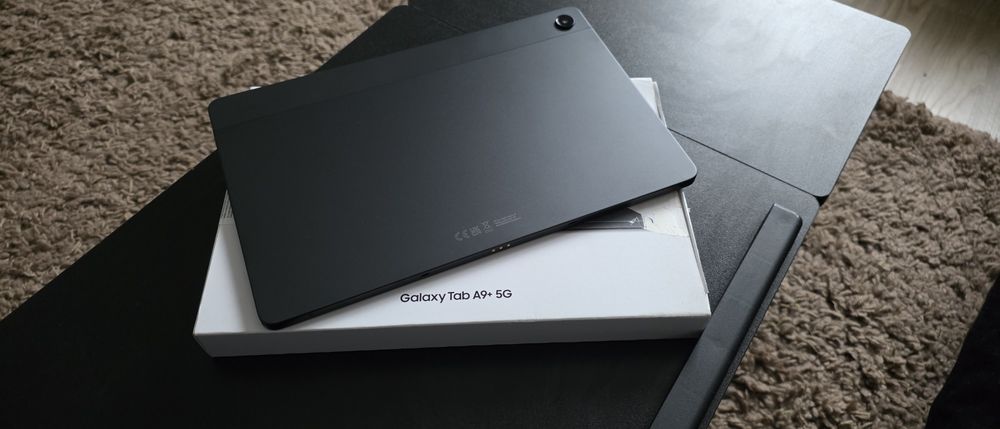 Tableta Samsung Galaxy Tab A9+ 5G + tastatura si mouse