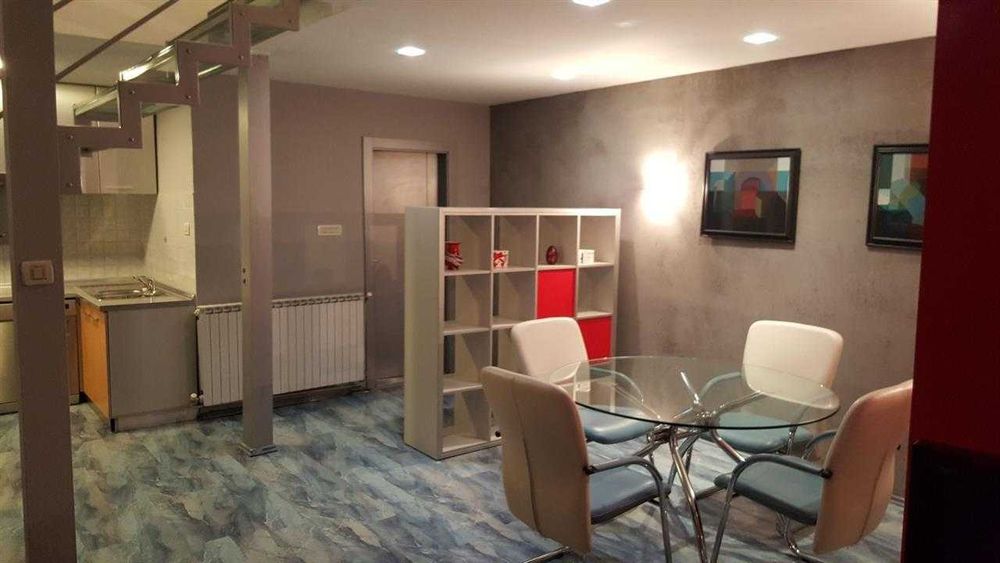 Дава се под наем Тристаен апартамент в София, Белите брези - 98 кв.м за 663 € - Снимка #2