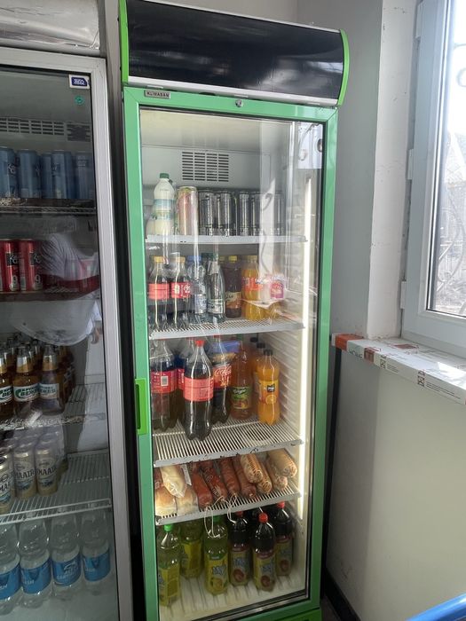 Продам витринные холодильники