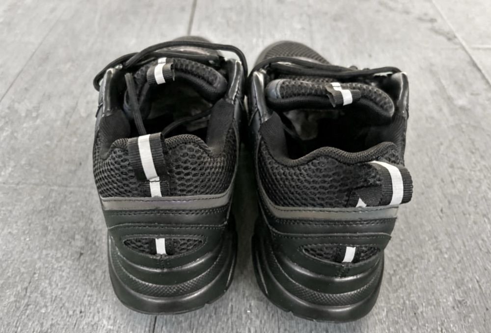 Adidsi dior b22.