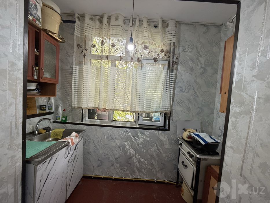 Чиланзар 4кв. 1комнатная 3/4 Продажа