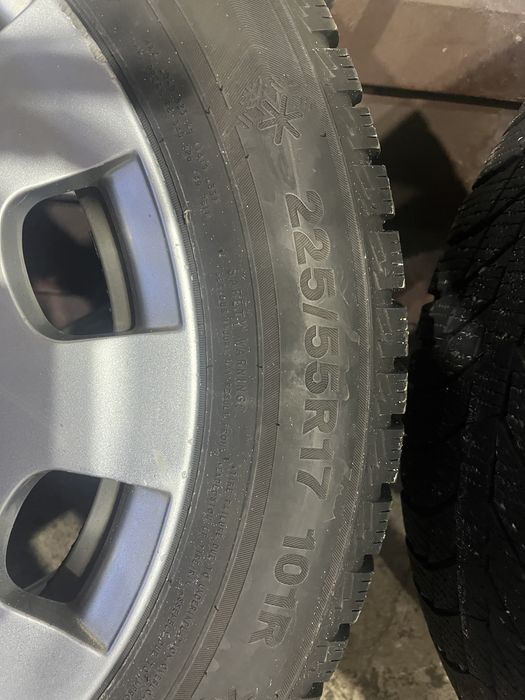 Продам шины зимние трианжел