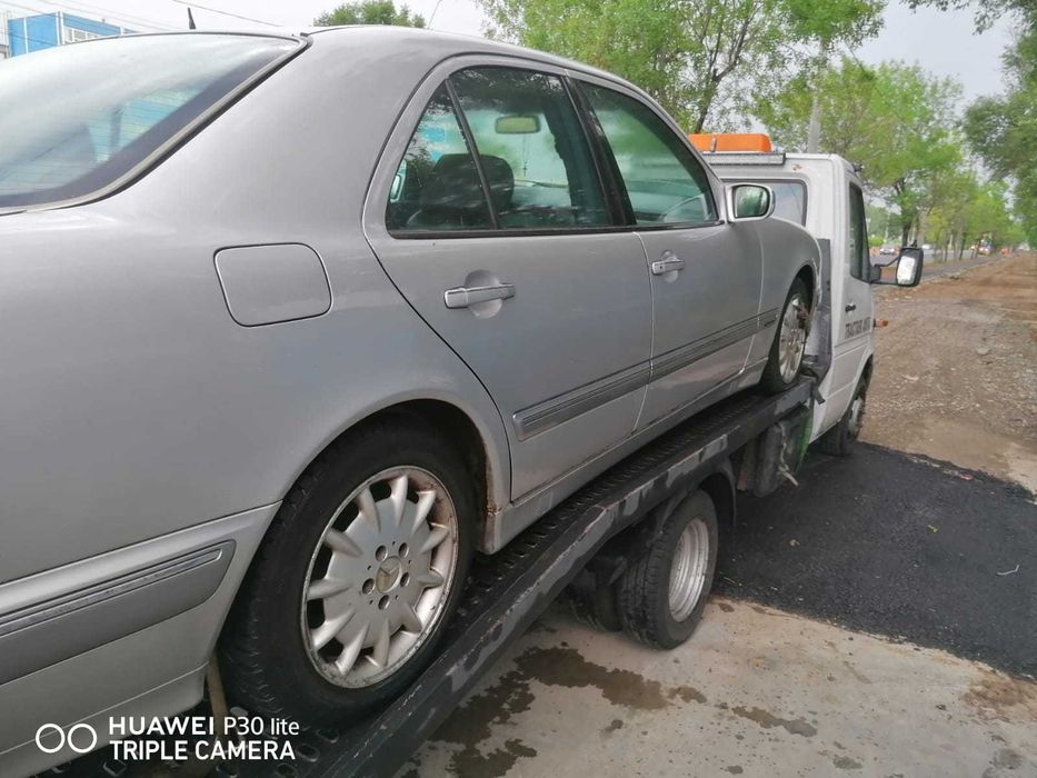 dezmembrez mercedes e class w210 facelift/bara fata w210/far w210